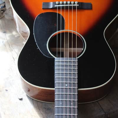 MARTIN "CEO-7 Custom & Special Editions, 00-14 Fret Slope Shoulder" HARDCASE image 4