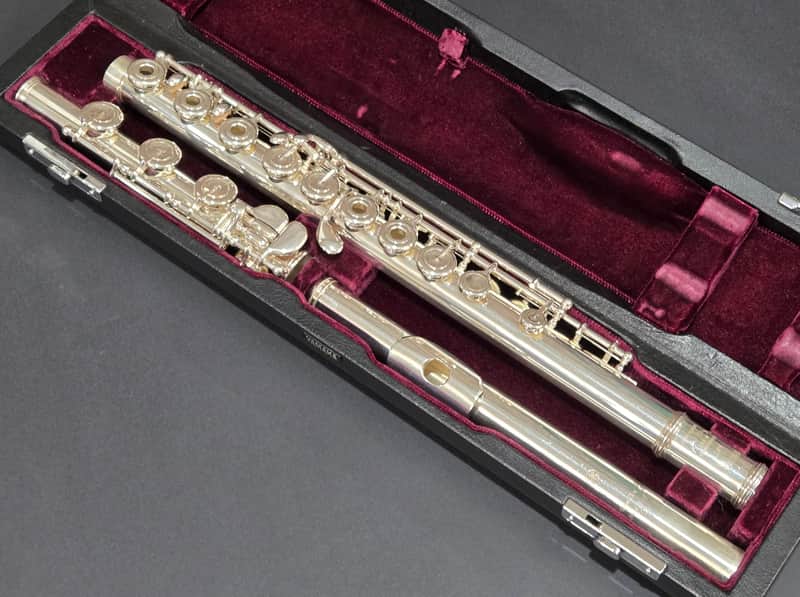 Yamaha YFL-687H Professional Flute - Reconditioned image 1