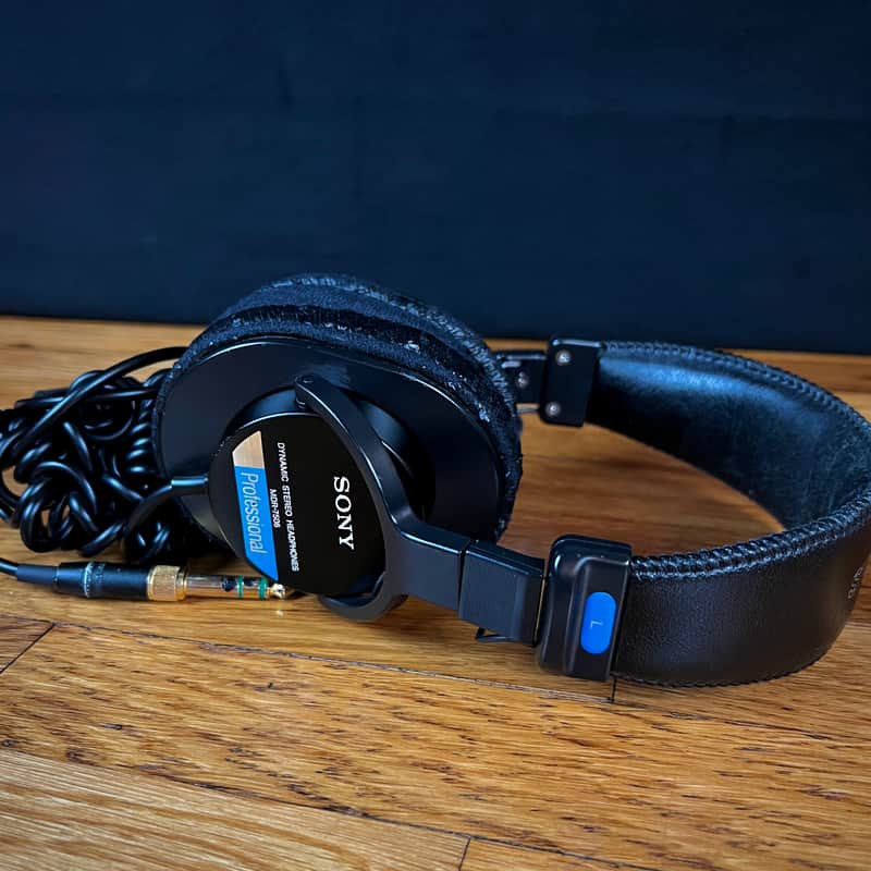 Sony MDR-7506 Studio Headphones - Black image 1
