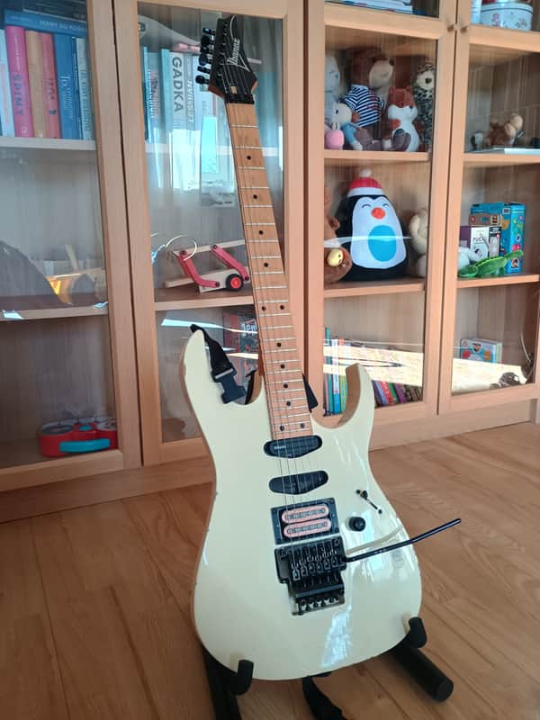 Ibanez RG560 with Maple Fretboard image 1
