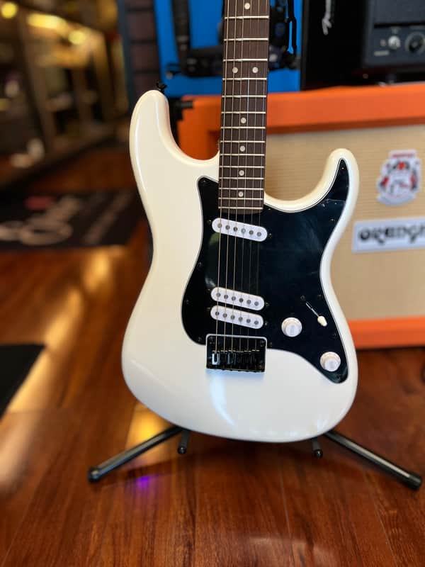 Squier Contemporary Stratocaster Special HT 2021 - Present - Pearl White image 1