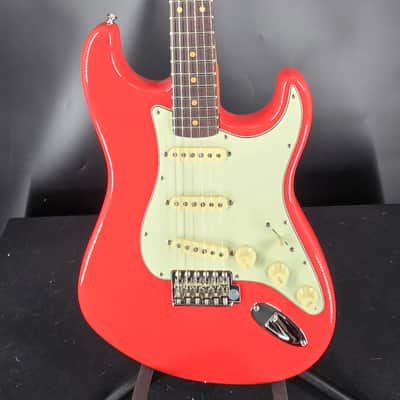 Fende 0170250840 Limited Eddition American Vintage II 61 Stratocaster Electric Guitar, RW, Fiesta Red image 2