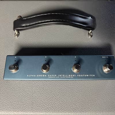 Darkglass Electronics Microtubes 500 500-Watt 2x10" Bass Combo 2024 - Present - Grey image 4