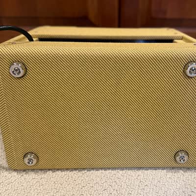 Victoria 518  - Tweed and Tone - One Owner image 6