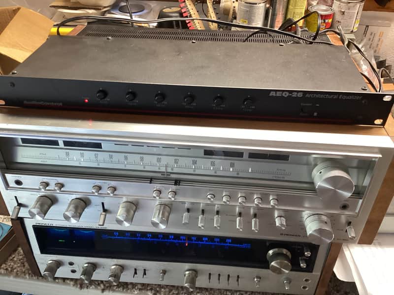 Audio Control AEQ-26 1996 - Black image 1