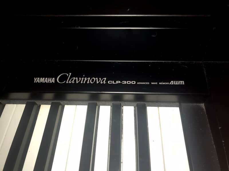 Yamaha Clavinova CLP-300 Upright Digital Piano 88 Weighted Keys