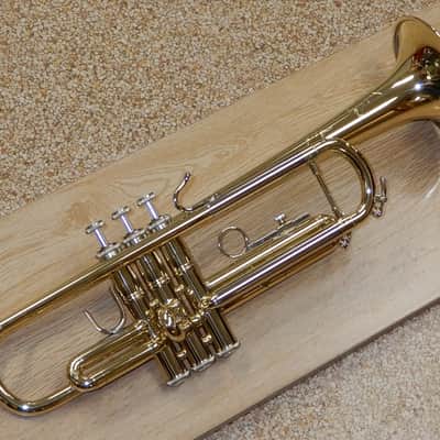 Bach TR200 Series Bb Trumpet Lacquered Brass image 4