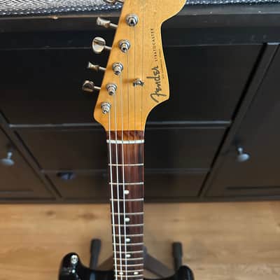Fender Vintera '60s Stratocaster with Pau Ferro Fretboard 2019 - 2023 - 3-Color Sunburst - incl. Case and Gigbag image 6