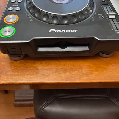 Pioneer CDJ-1000MK3's (pair) and DJM-300-S 2010's - black image 5