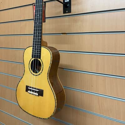 Freshman Lono Koa Concert Ukulele image 2