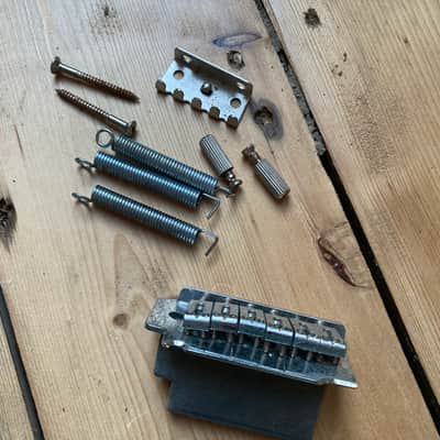 Fender Squier Showmaster Electric Guitar Two Point Tremolo Unit Bridge 2002 image 2