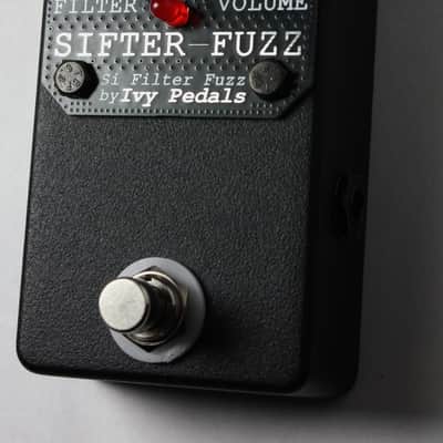 Ivy Pedals Sifter Fuzz - 2025 Black / Red Filter-Fuzz image 3