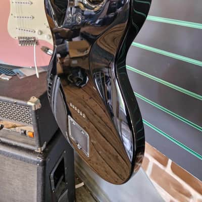 Line 6 Variax 300 Gloss Black 2005 Modelling Electric Guitar image 13
