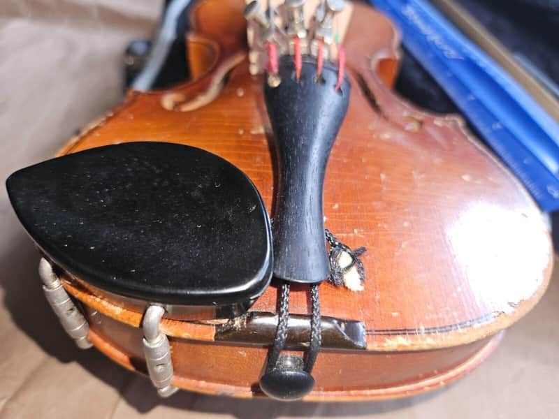 Suzuki 220 size 1/10 violin, Japan 1979 with case & bow, Very Good Cond image 1