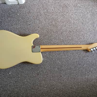Fender Bullet Single Cutaway with Rosewood Fretboard 1981 - 1982 - Ivory image 7