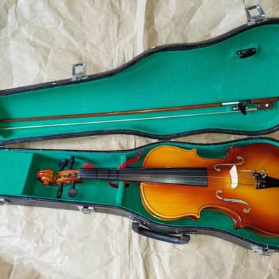 Bestler 4/4 Violin with Hard Case & Bow, very good condition image 3