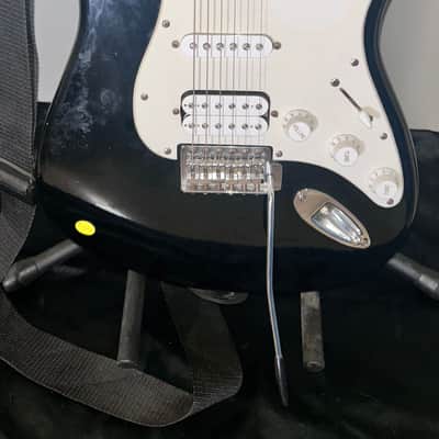 Squier Stratocaster Bullet - black image 2