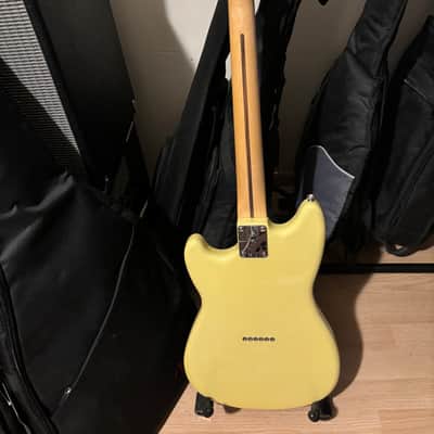 Fender Duo-Sonic HS Special Edition MIM 2018 - Canary Diamond image 2