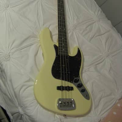 G&L USA Fullerton Deluxe JB 2024 - Vintage White & Rosewood Board image 3