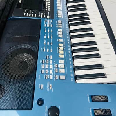 Yamaha PSR-S910 61-Key Arranger Workstation Used in mint condition