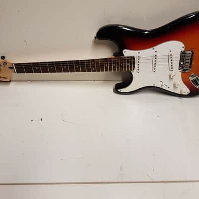 SQUIER by FENDER STRATOCASTER LEFTHAND image 8