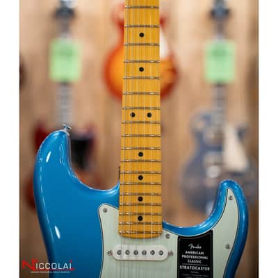 Fender American Professional Classic Stratocaster, Maple Fingerboard, Faded Lake Placid Blue image 5