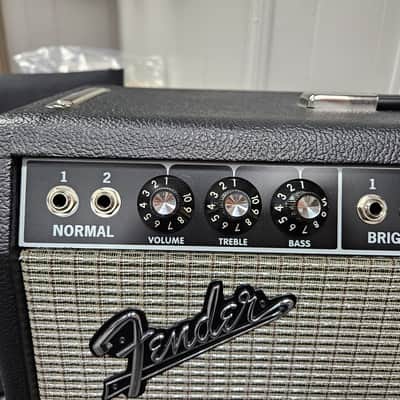 Fender '64 Custom Hand-wired Deluxe Reverb-Amp 2-Channel 20-Watt 1x12" Guitar Combo 2023 - Black image 2