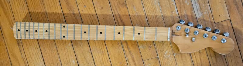 Unbranded Ripper Neck 1970's - Glossy image 1