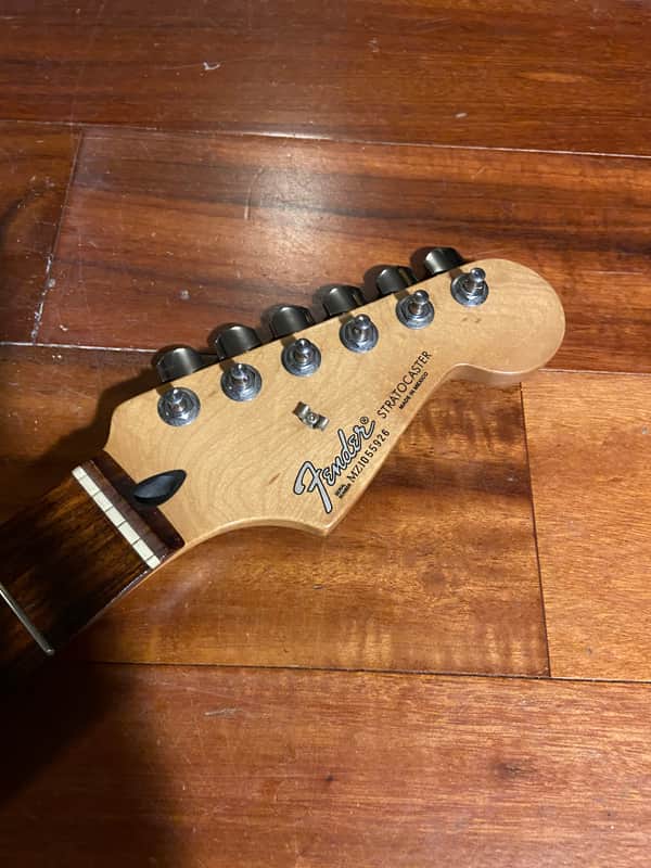 2001 MIM Fender Stratocaster Standard Strat Rosewood Maple Neck Tuners 9.5" Radius