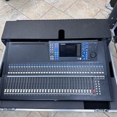 Yamaha LS9-32 32-Input Digital Mixing Console in Calzone Roadcase w/Wheels #7308 image 12