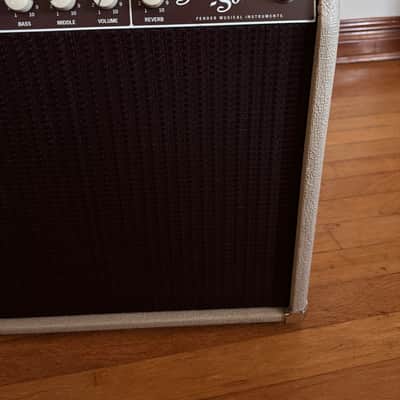 Fender Super-Sonic 22 2-Channel 22-Watt 1x12" Guitar Combo 2010 - Present - Blonde image 3