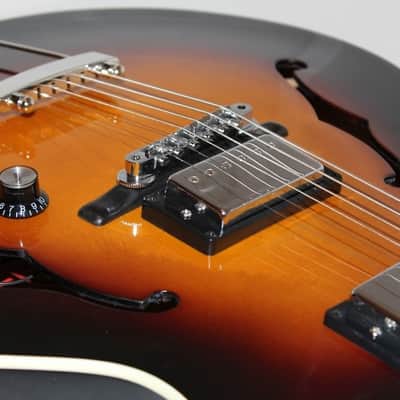 The Loar LH-280-C Archtop Hollowbody Electric Guitar Sunburst image 6
