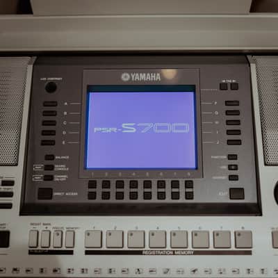 Yamaha PSR-S700 Keyboard Arranger Workstation w/Bag image 4