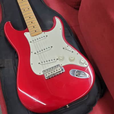 Fender California Stratocaster with Maple Fretboard with Gigbag 1997 - Candy Apple Red image 2