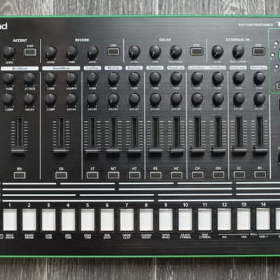 Roland AIRA TR-8 Rhythm Performer