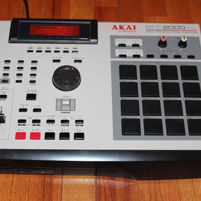 AKAI MPC2000XL, CUSTOM BLACK TRIM, ORANGE LCD BACKLIGHT, INTERNAL