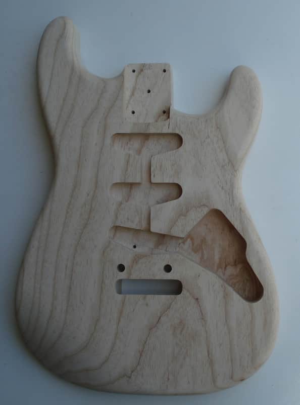 AMERICAN MADE STRAT CUSTOM STYLE BODY - RIGHT HANDED - 1 PC. SWAMP ASH 1442 image 1