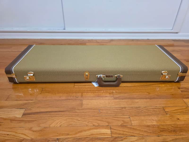 Fender Classic Series Wood Stratocaster / Telecaster Case 2026 image 1