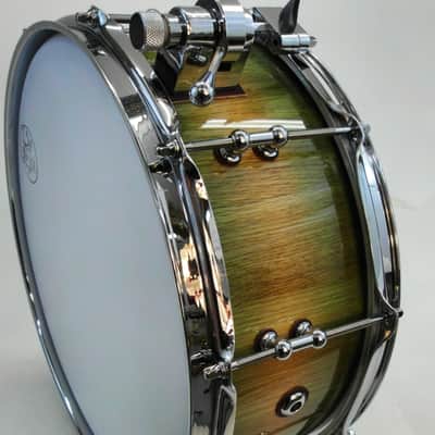 HHG drums 14x5.5 White Oak Stave snare drum, Natural to Green Burst image 4