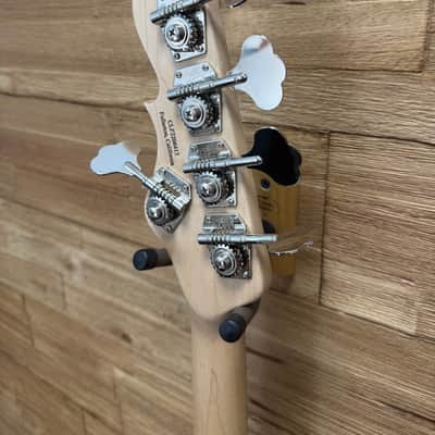 G&L JB-5 USA 5- string Jazz Bass -2022 - Honey Amber- Pine body -w/Sadowsky Preamp + OHSC image 17