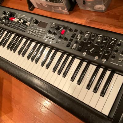 Yamaha YC61 61-Key Stage Keyboard image 2