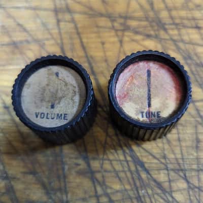 Silvertone Vintage RARE 1962 Silvertone 1448 Amp in Case Guitar Matched Set of Volume Tone Knobs Danelectro Luthier Parts image 1