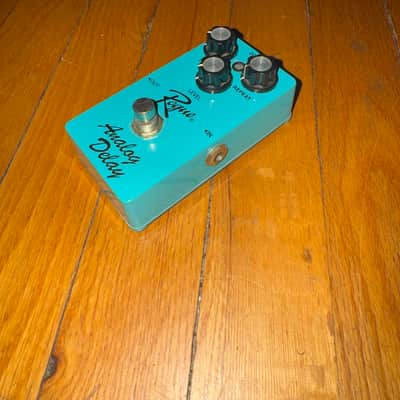 Rogue Analog Delay Early 2010’s - Teal image 3