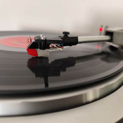 Denon DP 47F Turntable Quartz Automatic image 5