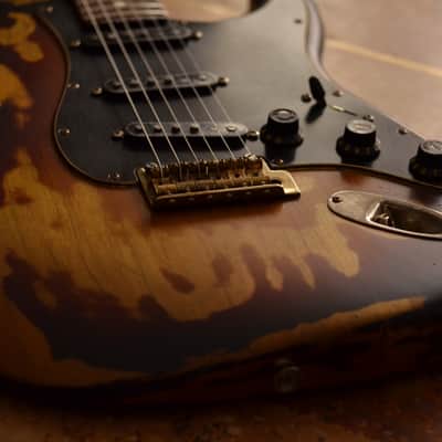 Fender Stratocaster Standard Sunburst Heavy Relic Nitro Custom Shop 69's image 17