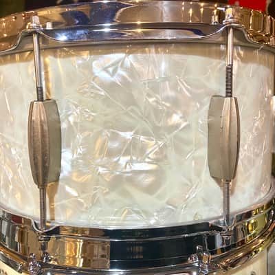 Slingerland Gene Krupa Radio King 6.5x14"  8-Lug 3-Ply Maple Shell Snare Drum 3-Pt Strainer 1940s White Marine Pearl image 3