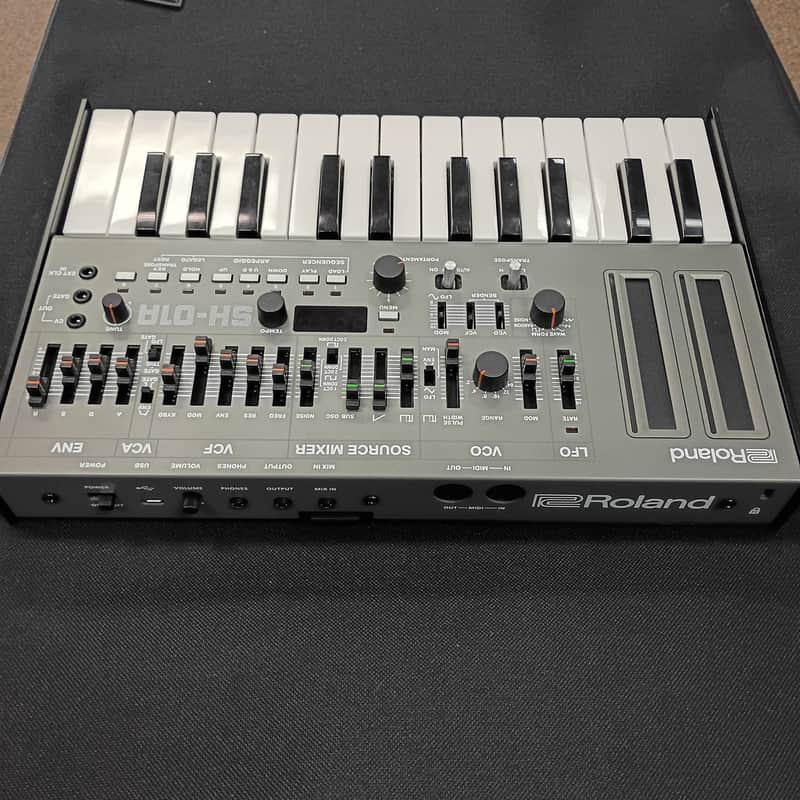 Roland SH-01A + K-25M Boutique Series Monophonic Synthesizer