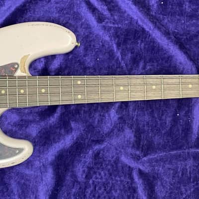 Fender Roadworn Flea Sign. Jazz, Shell Pink / Rosewood image 2