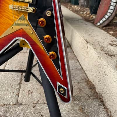 Gibson Custom M2M Flying V 2024 - Factory Burst image 2