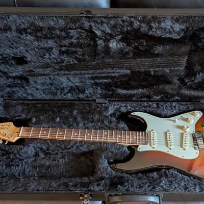 2013 Fender American Deluxe Stratocaster with Rosewood Fretboard - 3-Color Sunburst image 1